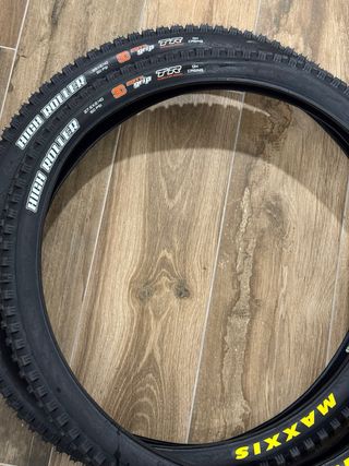Pneus Maxxis High Roller DH Casing Mullet novos