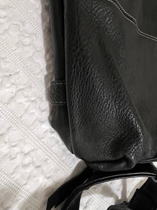 Bolso mochila polipiel antirrobo negro