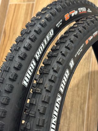 Pneus Maxxis High Roller II DHR II Mullet novos