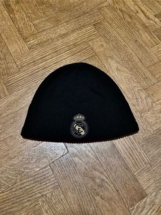 Gorro Real Madrid Negro y Dorado