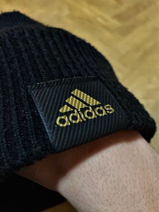 Gorro Real Madrid Negro y Dorado