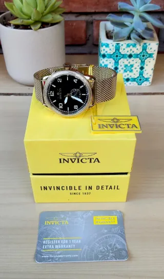 Reloj Analógico Invicta Negro/Dorado para Hombre.