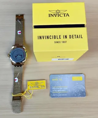 Reloj Analógico Invicta Negro/Dorado para Hombre.