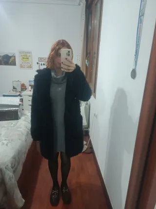 Abrigo pelo negro largo