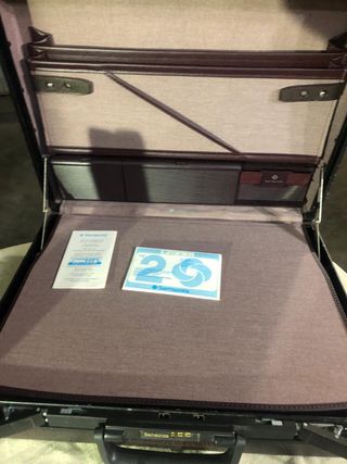 Valigetta Samsonite marrone con combinazione