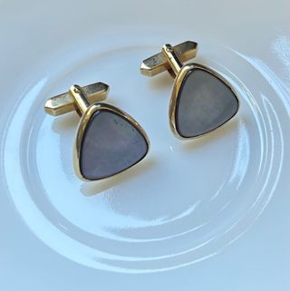 Gemelos Triangulares Madre Perla Dorados