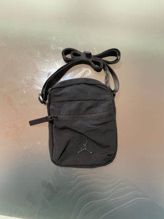 Bolso bandolera Jordan negro