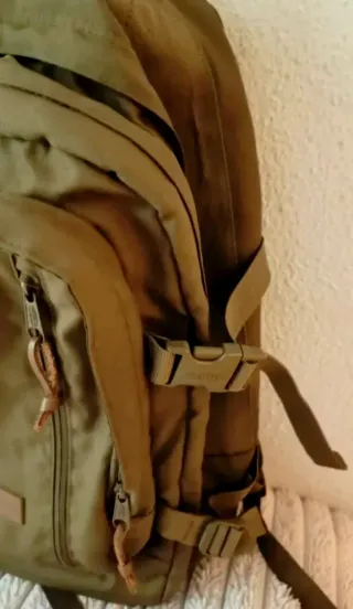 Mochila Eastpak Volker 35L Marrón