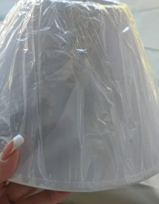 Preziosi lampadari in metacrilato. Schermi nuovi