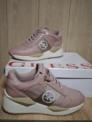 Zapatillas Guess Rosa y Dorado