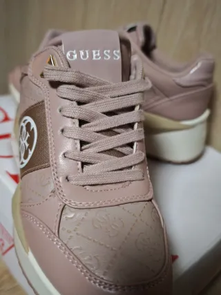 Zapatillas Guess Rosa y Dorado