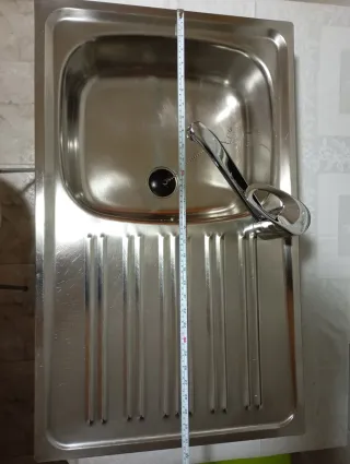 Fregadero y grifo acero inoxidable Roca.