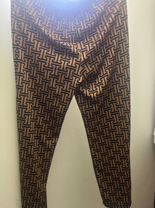 Pantalones con estampado geométrico
