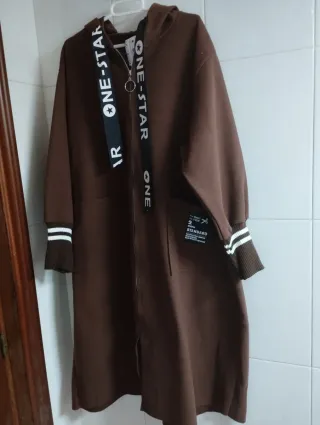 Estupendo abrigo de paño para mujer