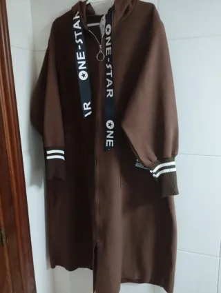 Estupendo abrigo de paño para mujer