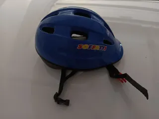 Casco infantil azul SOFFTTI