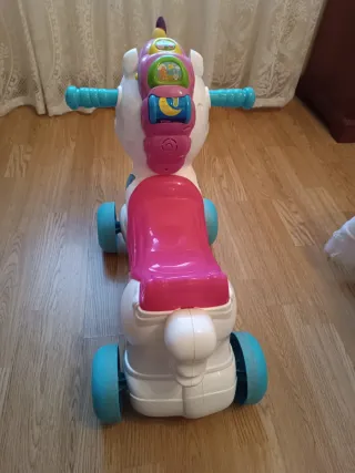 Caballo correpasillos unicornio