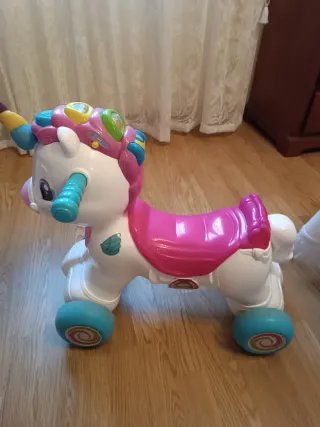 Caballo correpasillos unicornio