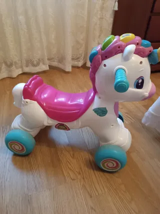 Caballo correpasillos unicornio