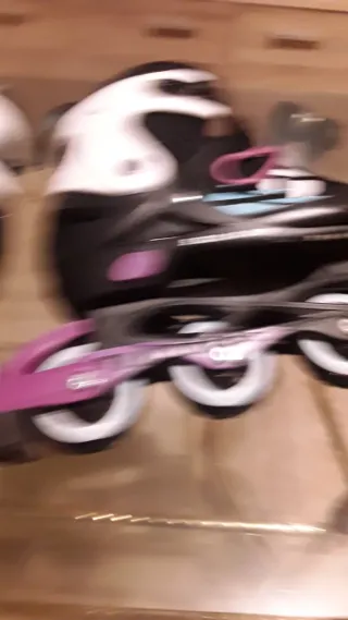 Patines en línea ajustables negros y morados