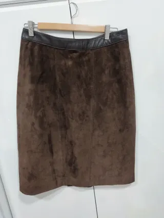 Falda recta midi ante marrón