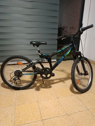 Bicicleta infantil negra