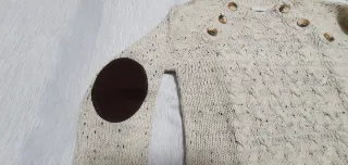 Jersey jaspeado con botones y coderas