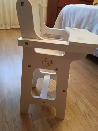 Trona de muñecas blanca con unicornio