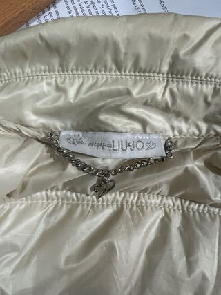 Chaqueta plumífero Liu Jo beige