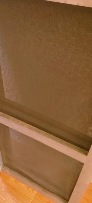 3 mosquiteras de madera para ventana.