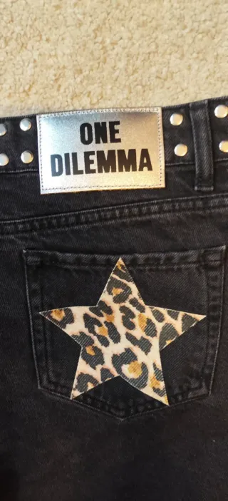 Pantalón One Dilemma Estrella Leopardo Negro
