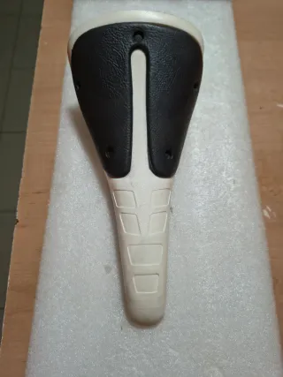 Sillín Monty Clásico nuevo