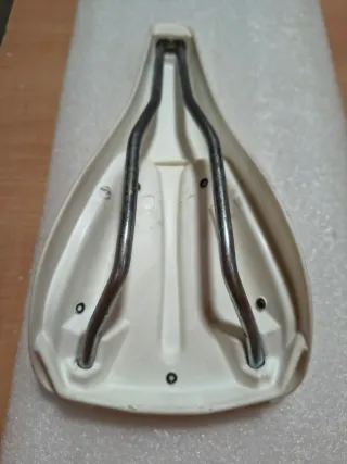 Sillín Monty Clásico nuevo