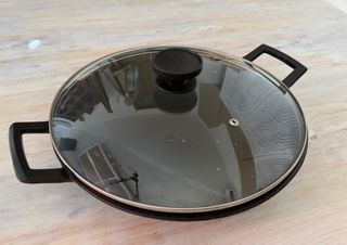Wok Ghisa Giapponese 33cm con Coperchio Vetro