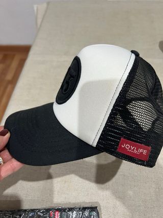 Gorra Trucker Negra y Blanca