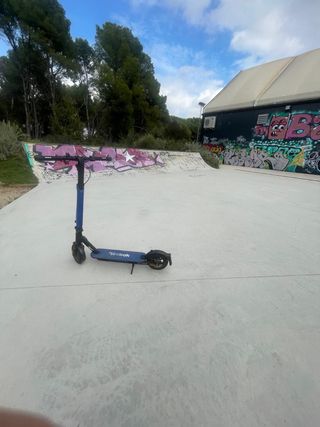 Patinete eléctrico Reebok azul como nuevo 2 usos