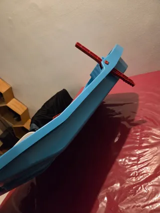 Trineo azul para nieve con cuerda