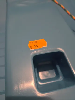 Trineo azul para nieve con cuerda