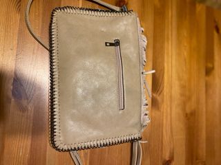 Bolso de flecos beige mujer