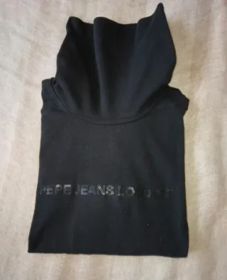 Camiseta Pepe Jeans cisne negra