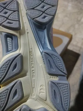 Deportivas Asics rosas y beige