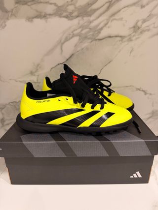 Botas fútbol nuevas Adidas Predator niño T.33