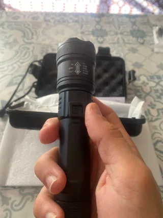 Linterna LED potente