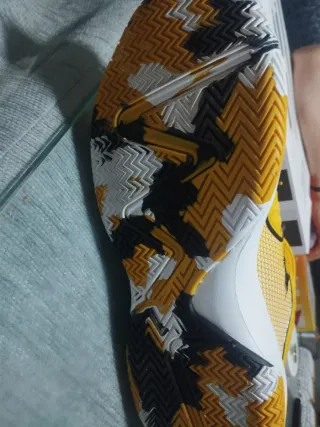 Zapatillas Baloncesto Amarillas