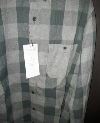 Camisa de cuadros gris