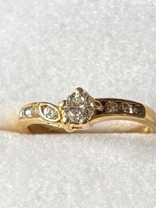 Sortija oro y brillantes