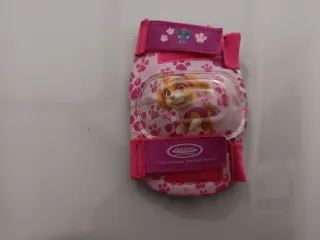 Casco y protecciones de Skye de Patrulla Canina