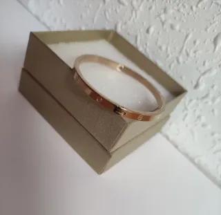 Pulsera CHAPADO Oro. Estilo Cartier.