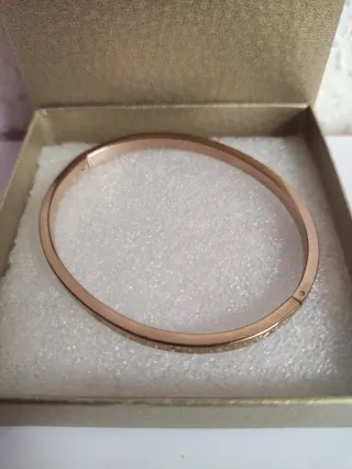 Pulsera CHAPADO Oro. Estilo Cartier.