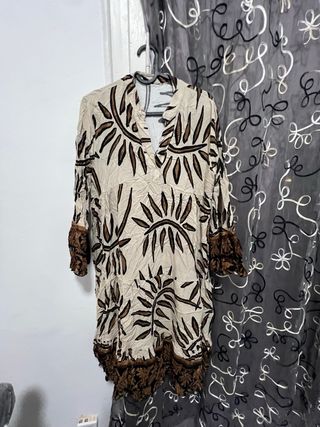 Vestido estampado beige y marrón